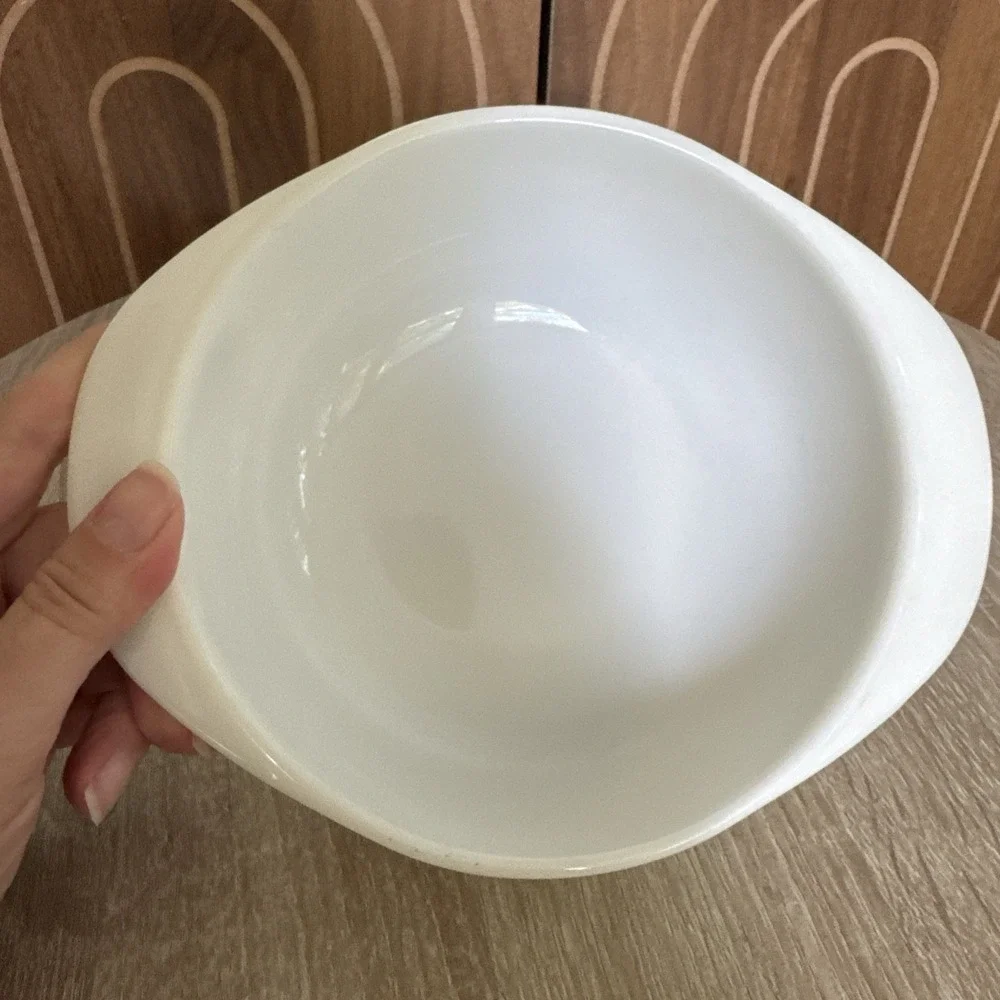 Vintage Pyrex 022 White Milk Glass 1 Quart Round Casserole Dish Tab Handles
